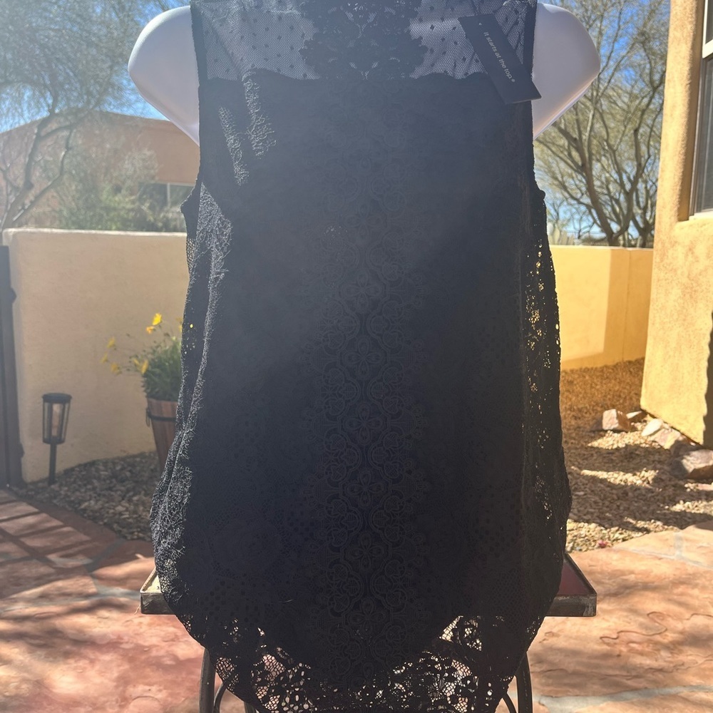 Elegant lace top - Picture 3 of 4